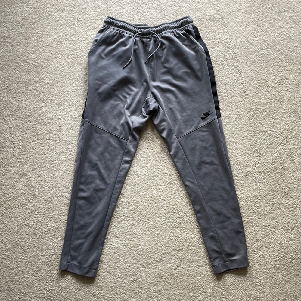 Nike Men’s Taper Sweatpants, Gray, size L